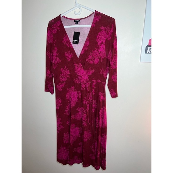 NWT TORRID RED FLORAL JERSEY WRAP DRESS SIZE 0 - Picture 1 of 10